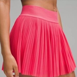 Lululemon Women’s Mesh Pleats Mid-Rise Mini Tennis Skirt - size 2